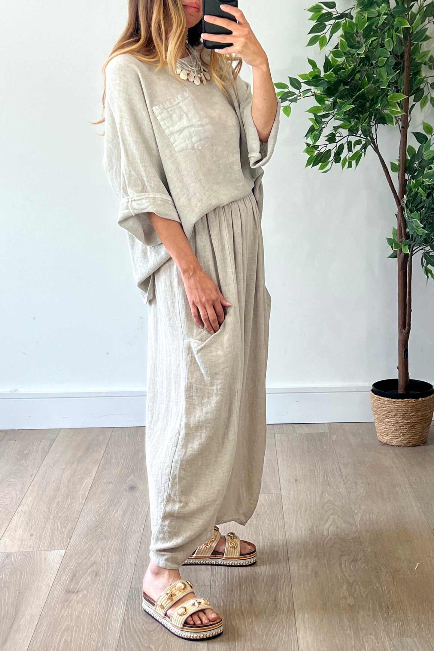Washed Linen Barrel Trousers in Natural