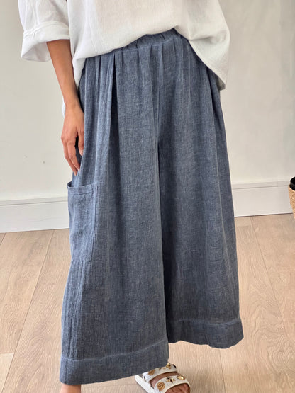 Linen Blend Wide Leg Cropped Trousers in Navy