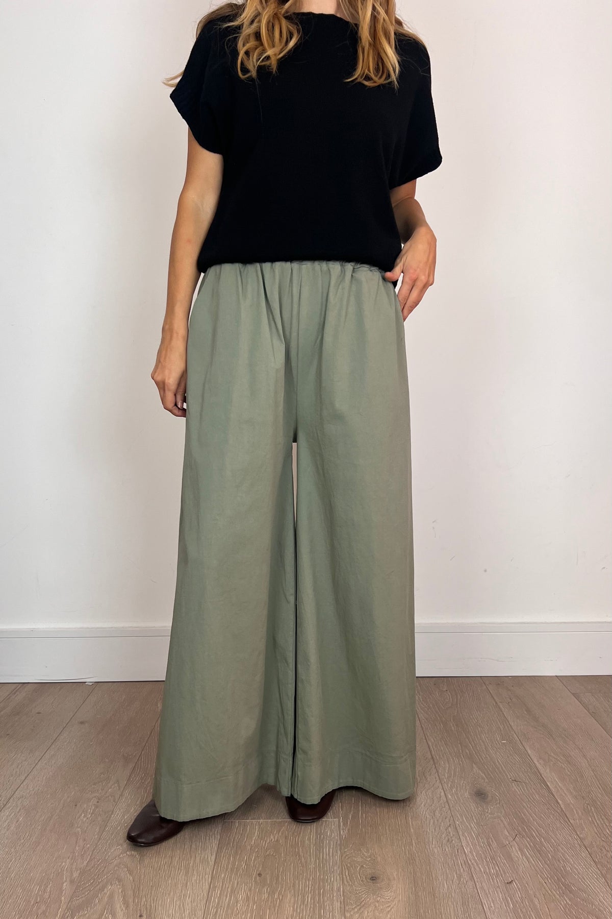 Super Wide Leg Poplin Trousers