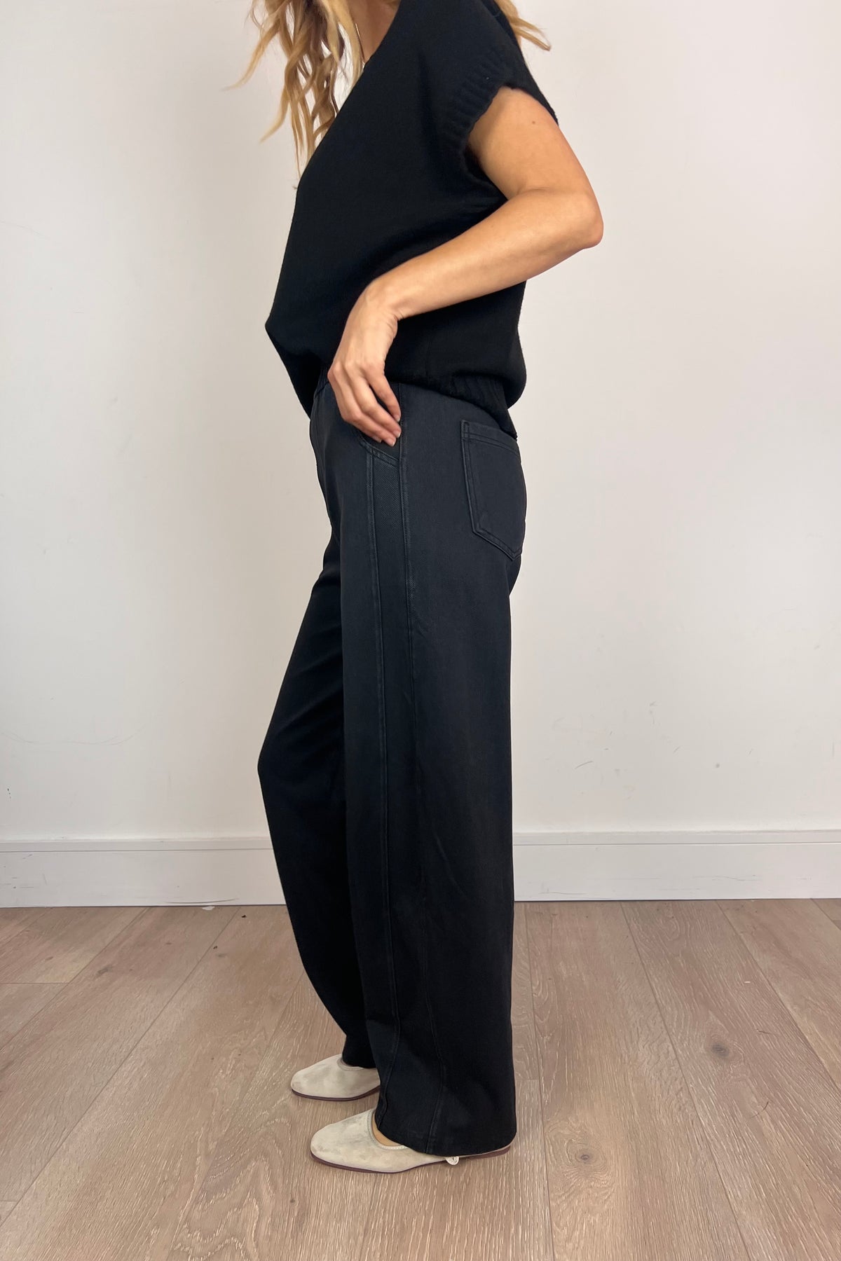 Washed Black Casual Barrel Shape Trousers/Jeans