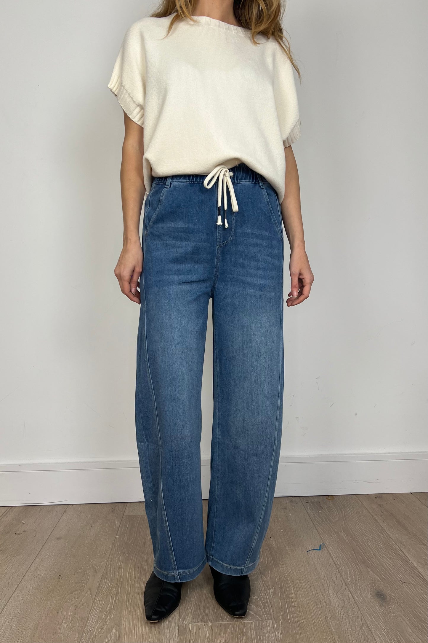 Barrel Style Drawstring Jeans