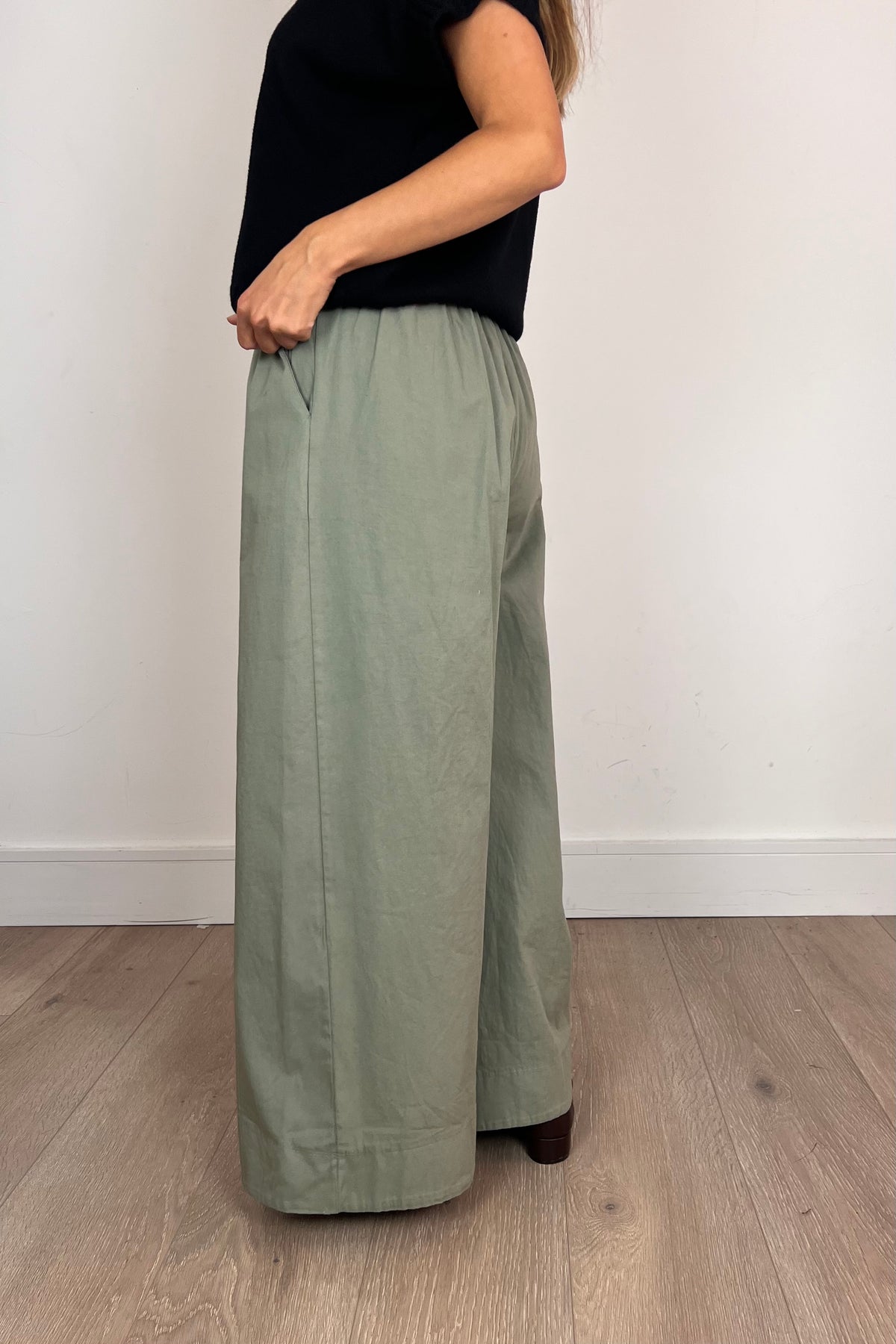 Super Wide Leg Poplin Trousers