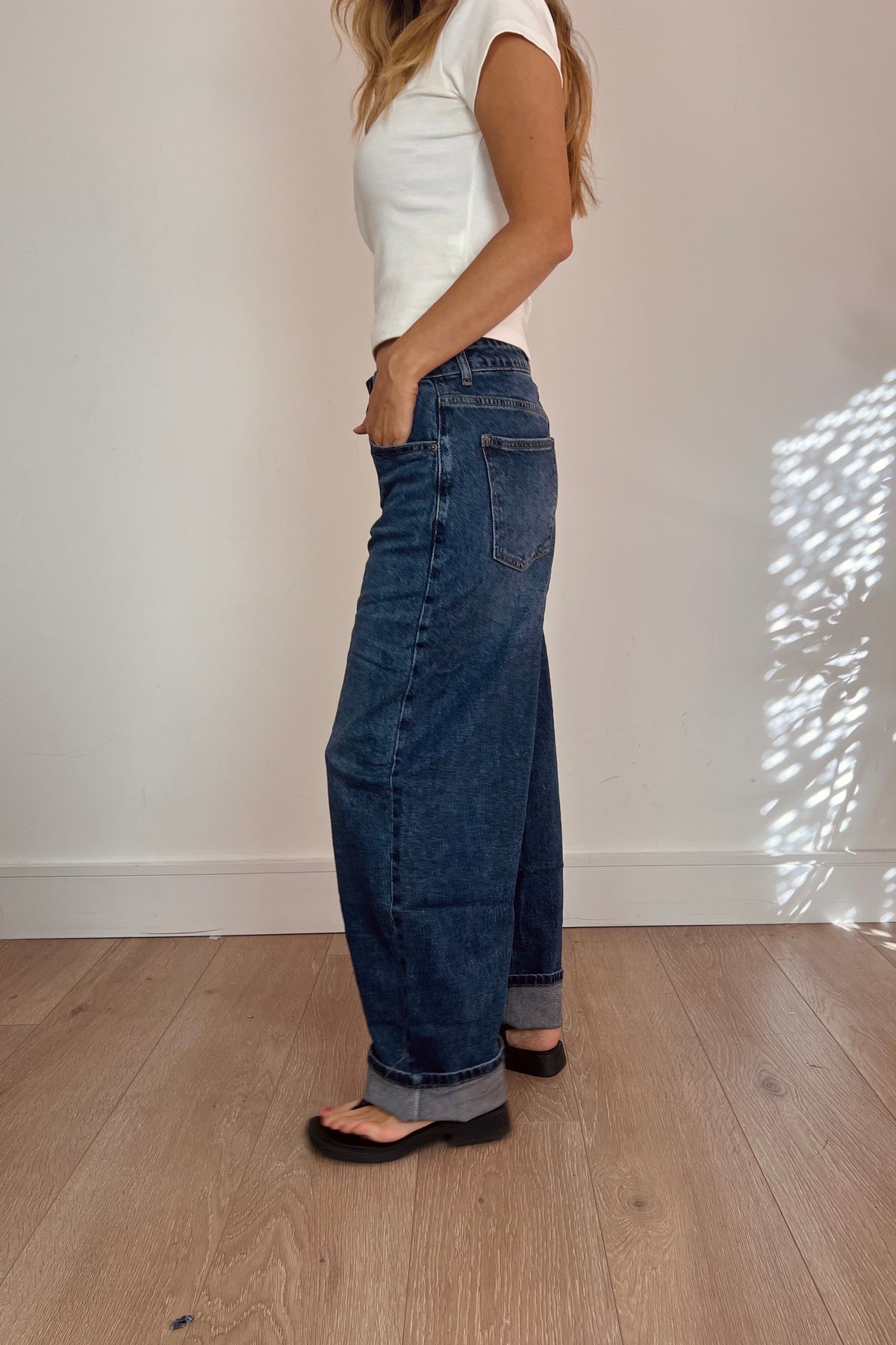 Mid wash Stretch Denim Barrel Jeans