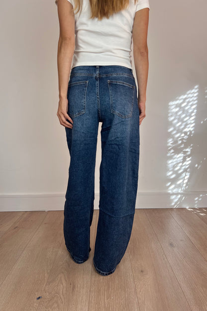 Mid wash Stretch Denim Barrel Jeans