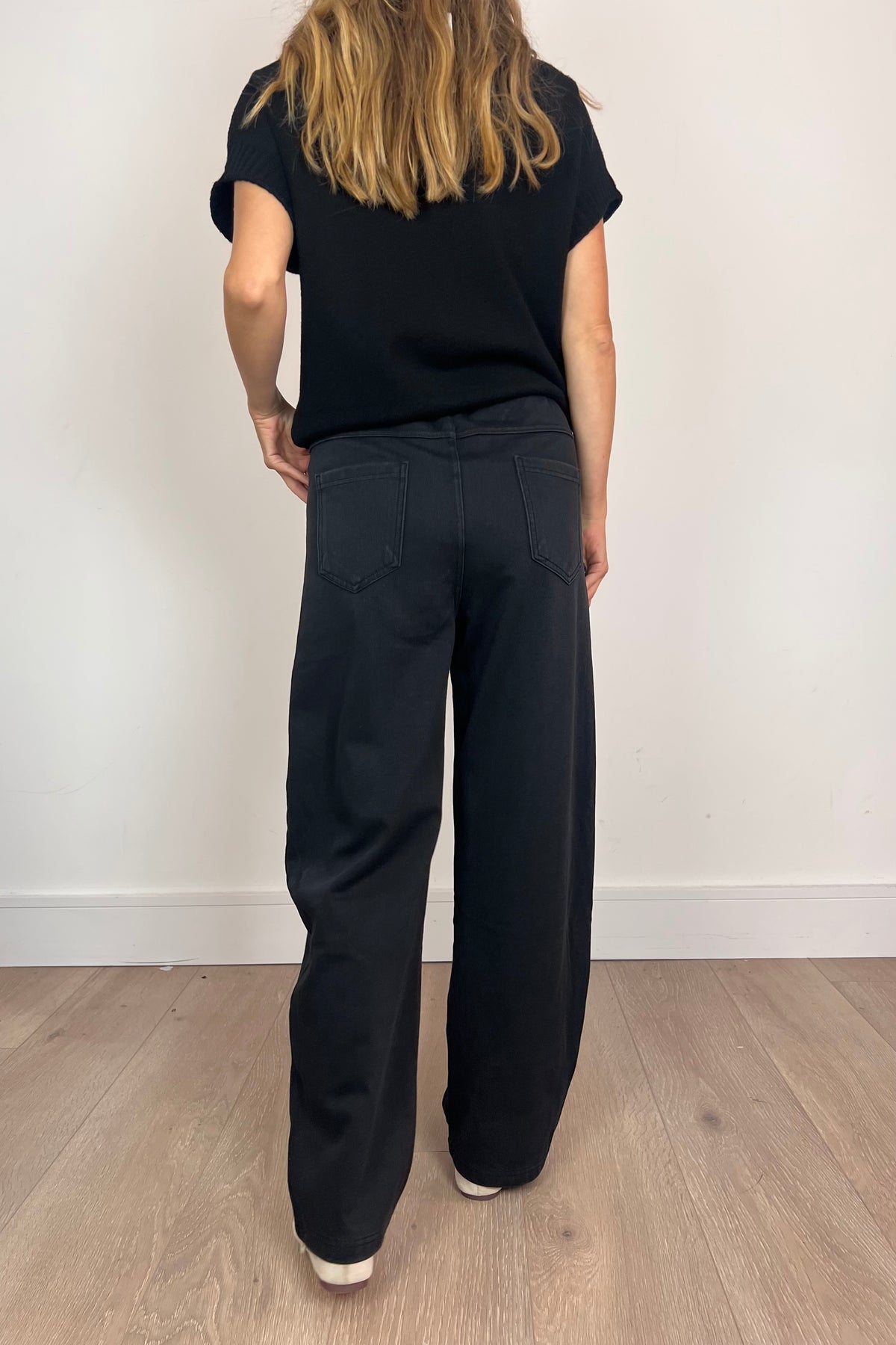 Washed Black Casual Barrel Shape Trousers/Jeans