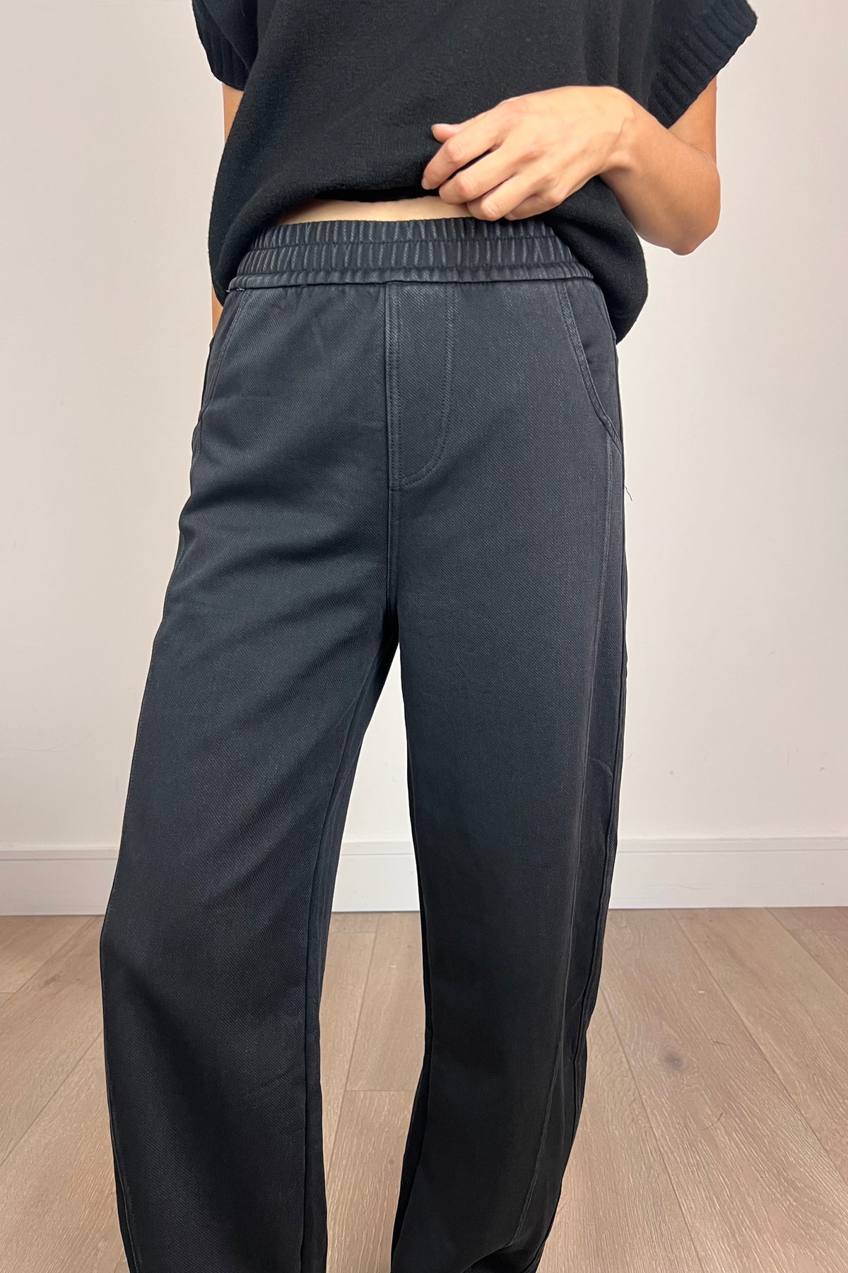 Washed Black Casual Barrel Shape Trousers/Jeans