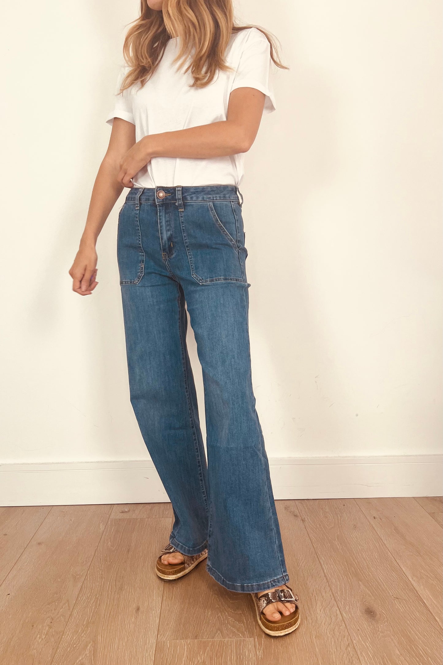 The Wide Leg Toxik Jeans in Mid Wash