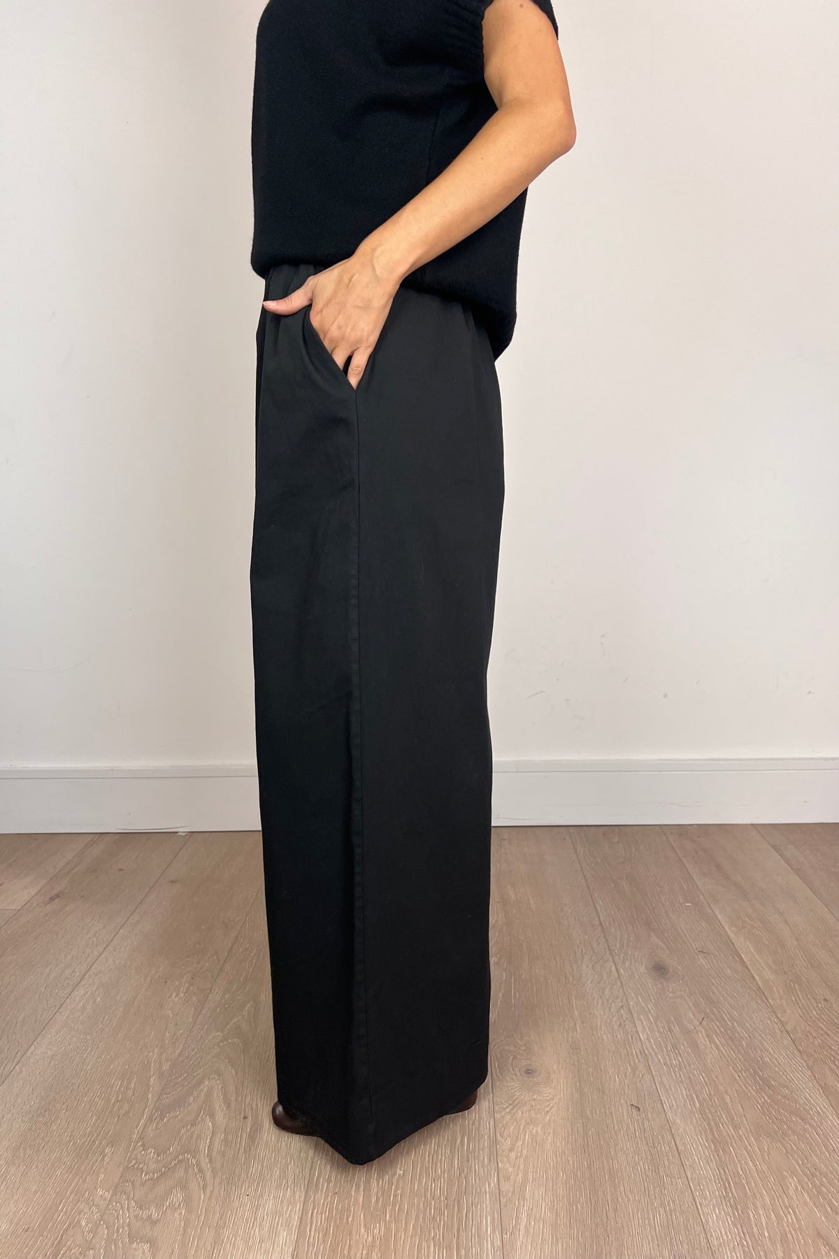 Super Wide Leg Poplin Trousers