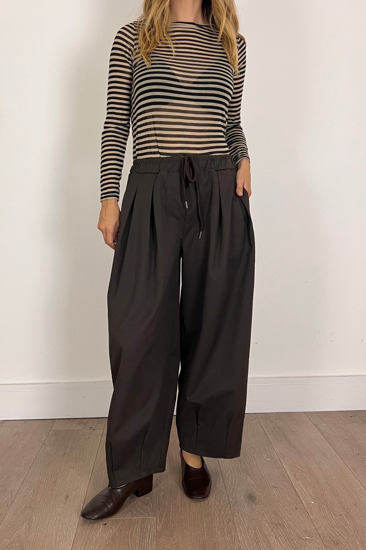 Drawstring Barrel Trousers