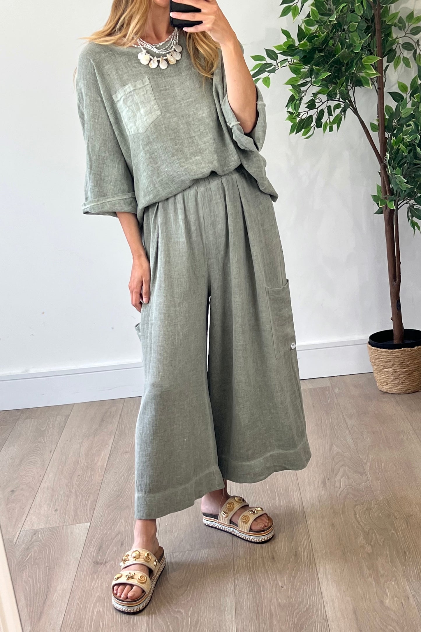 Linen Blend Cropped Wide Leg Trousers in Khaki