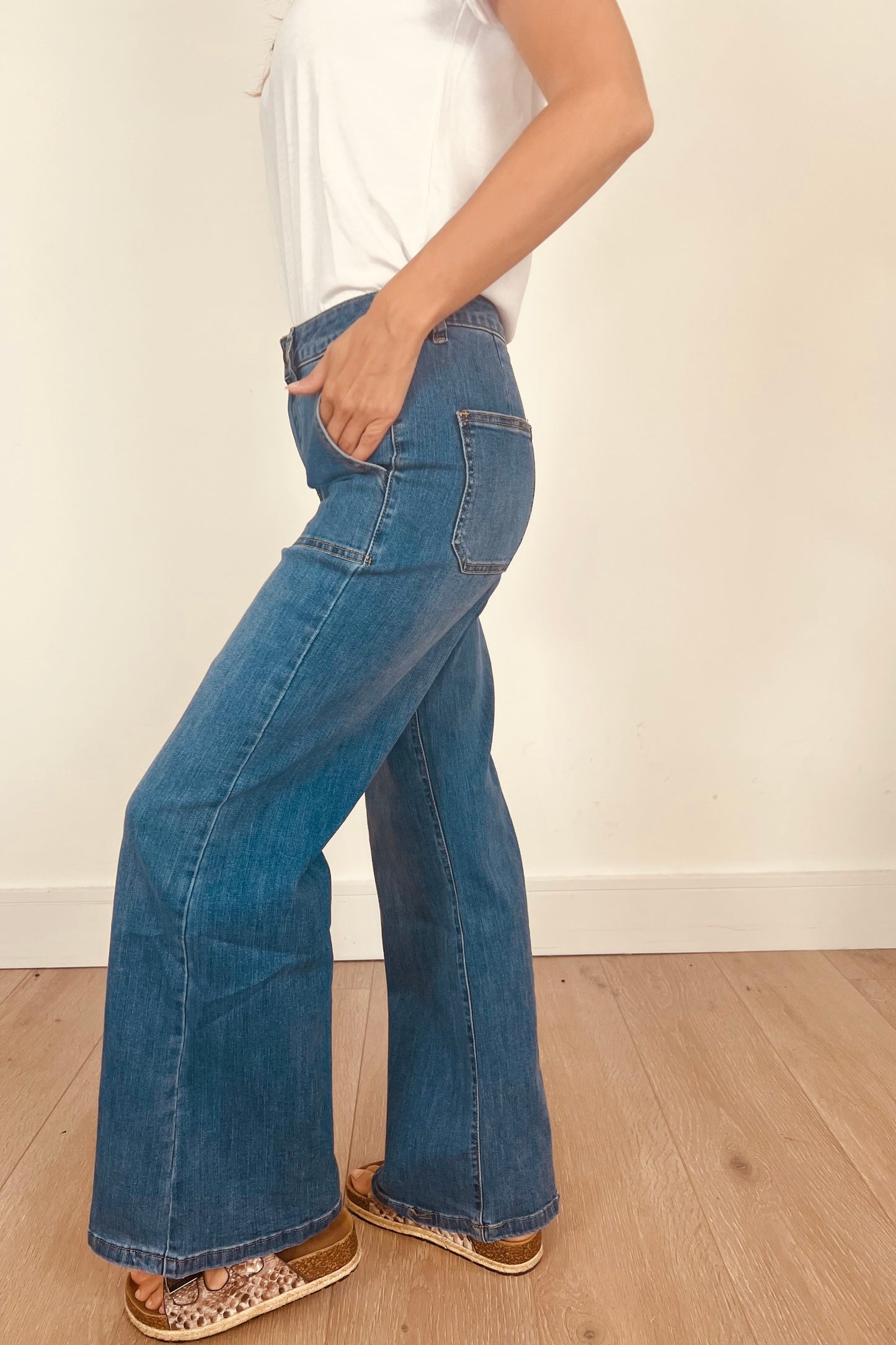 The Wide Leg Toxik Jeans in Mid Wash