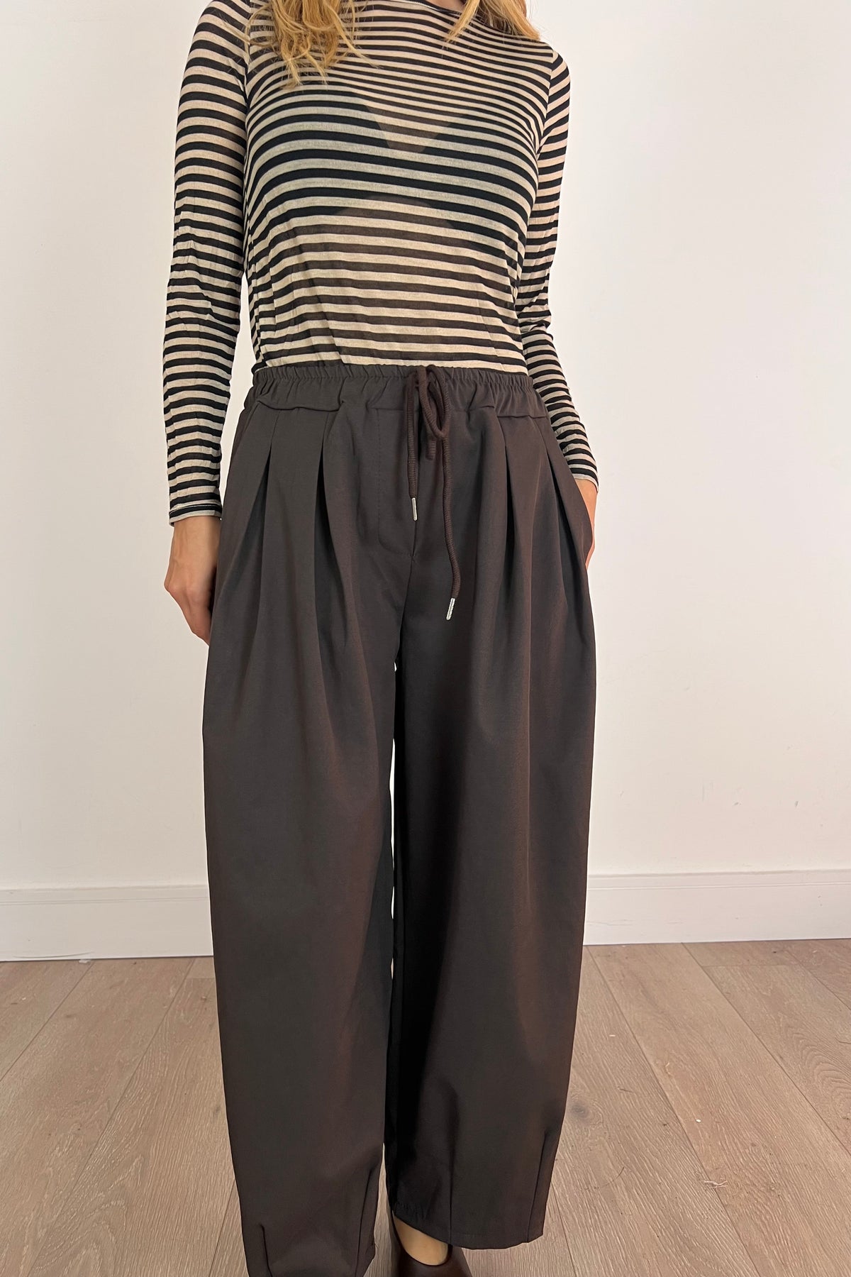 Drawstring Barrel Trousers