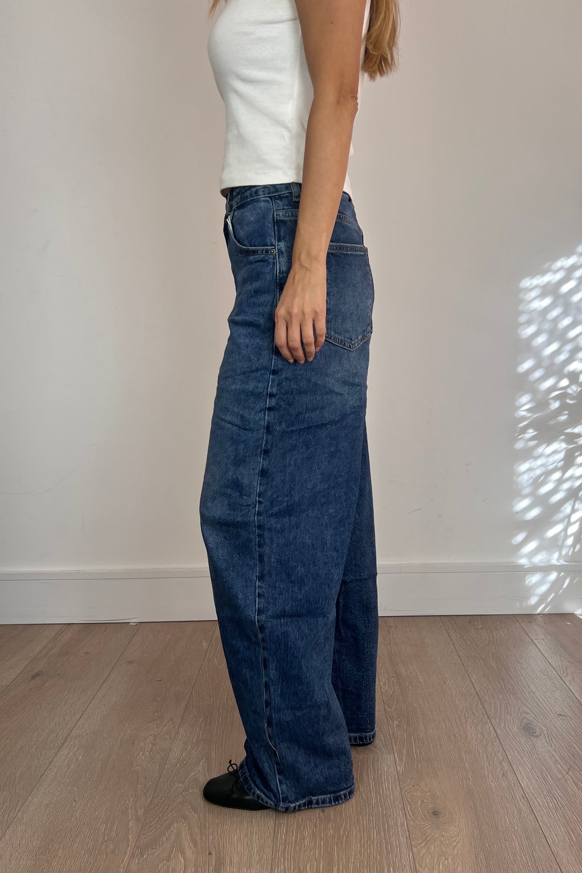Mid wash Stretch Denim Barrel Jeans