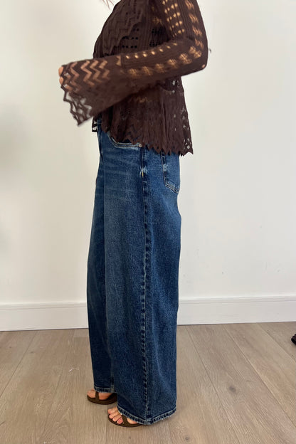 Mid wash Barrel Jeans