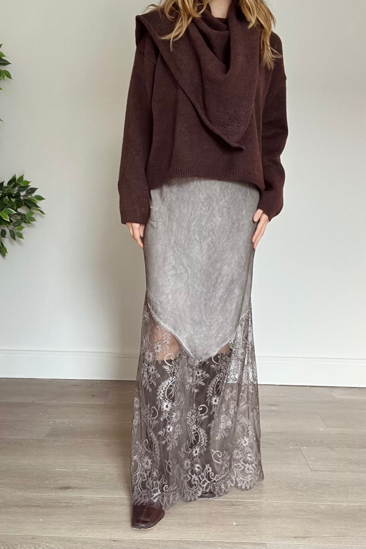 Lace Detail Maxi Skirt