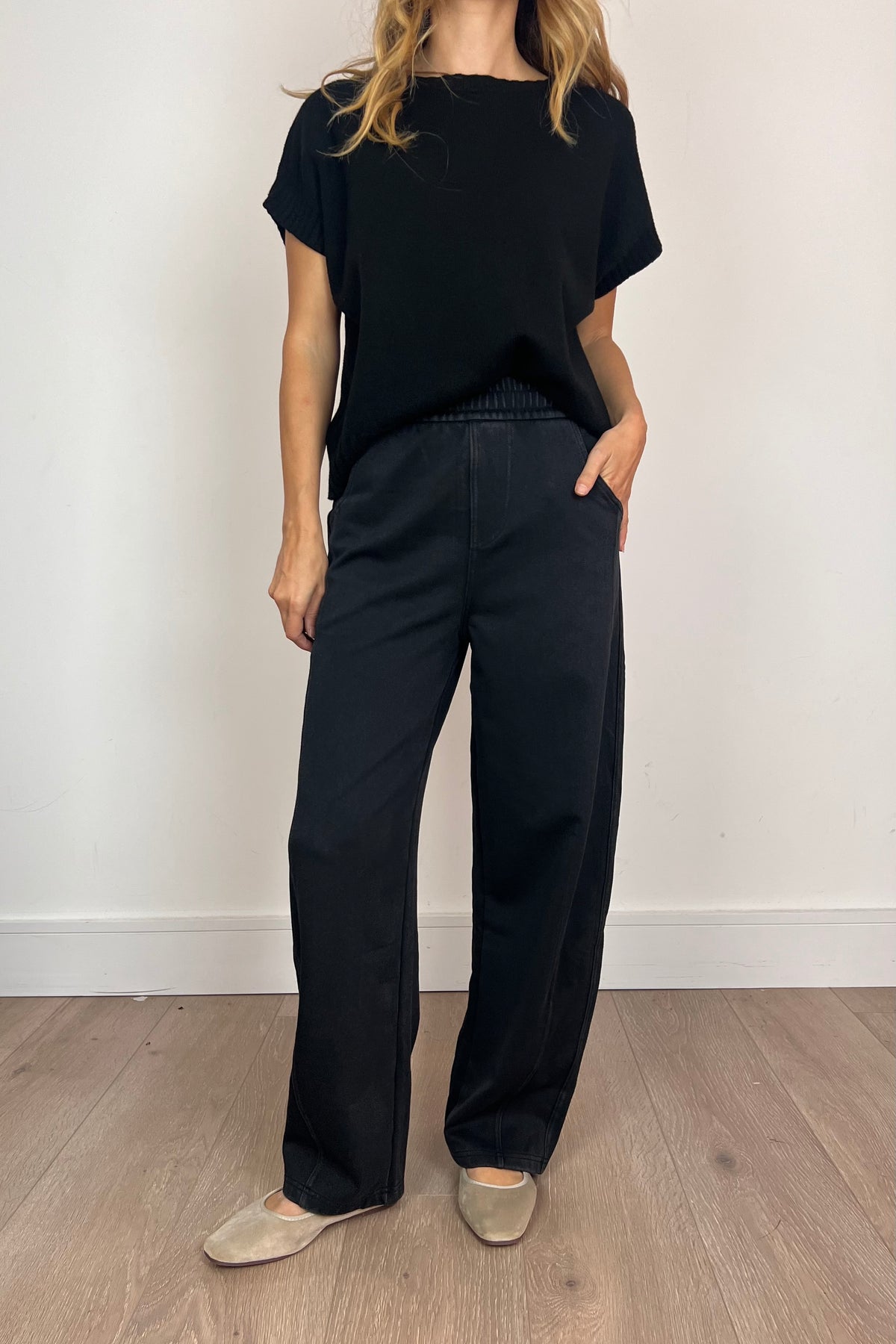 Washed Black Casual Barrel Shape Trousers/Jeans