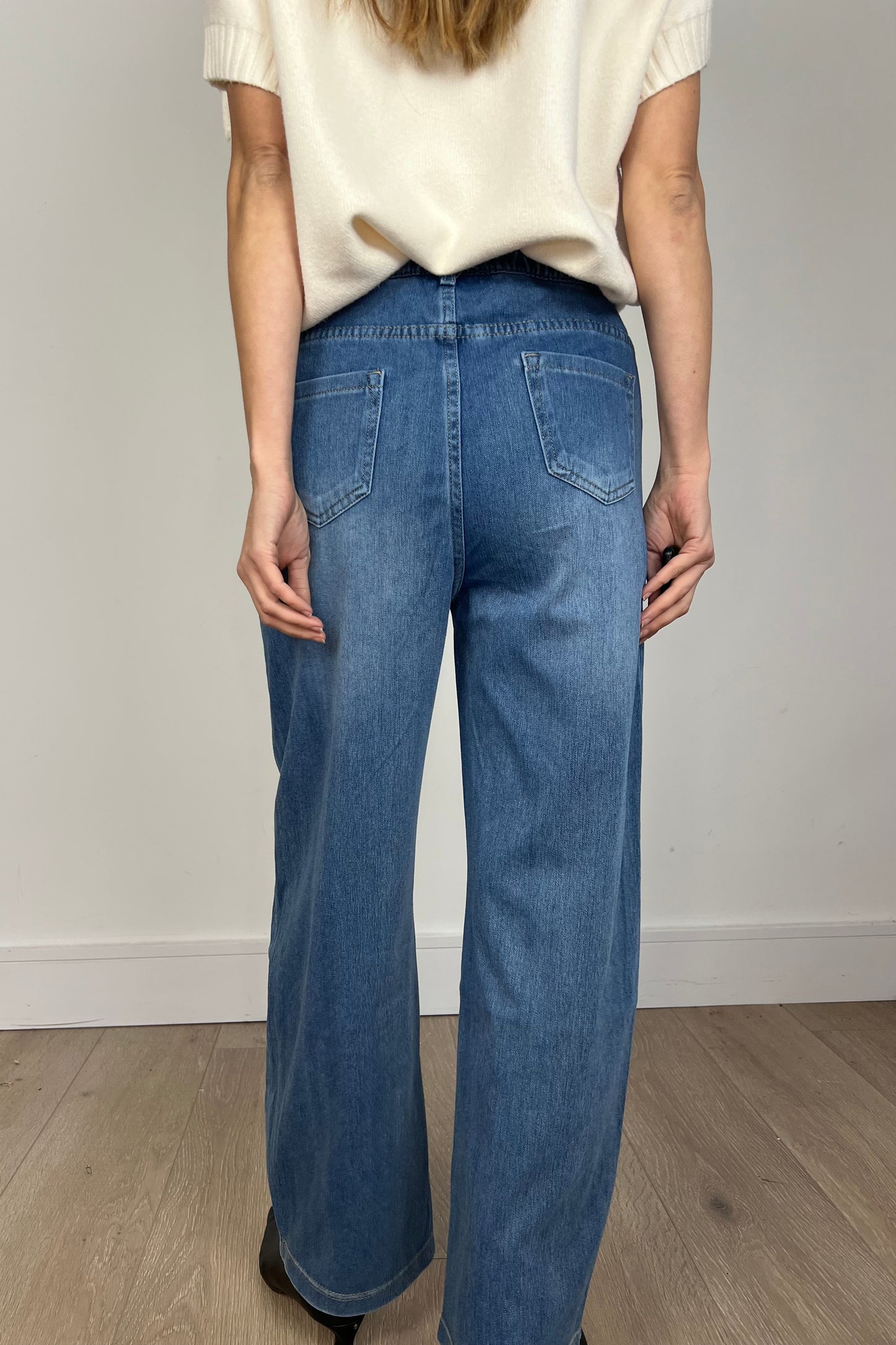 Barrel Style Drawstring Jeans