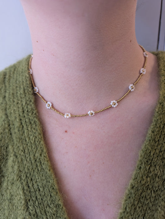 Daisy necklace